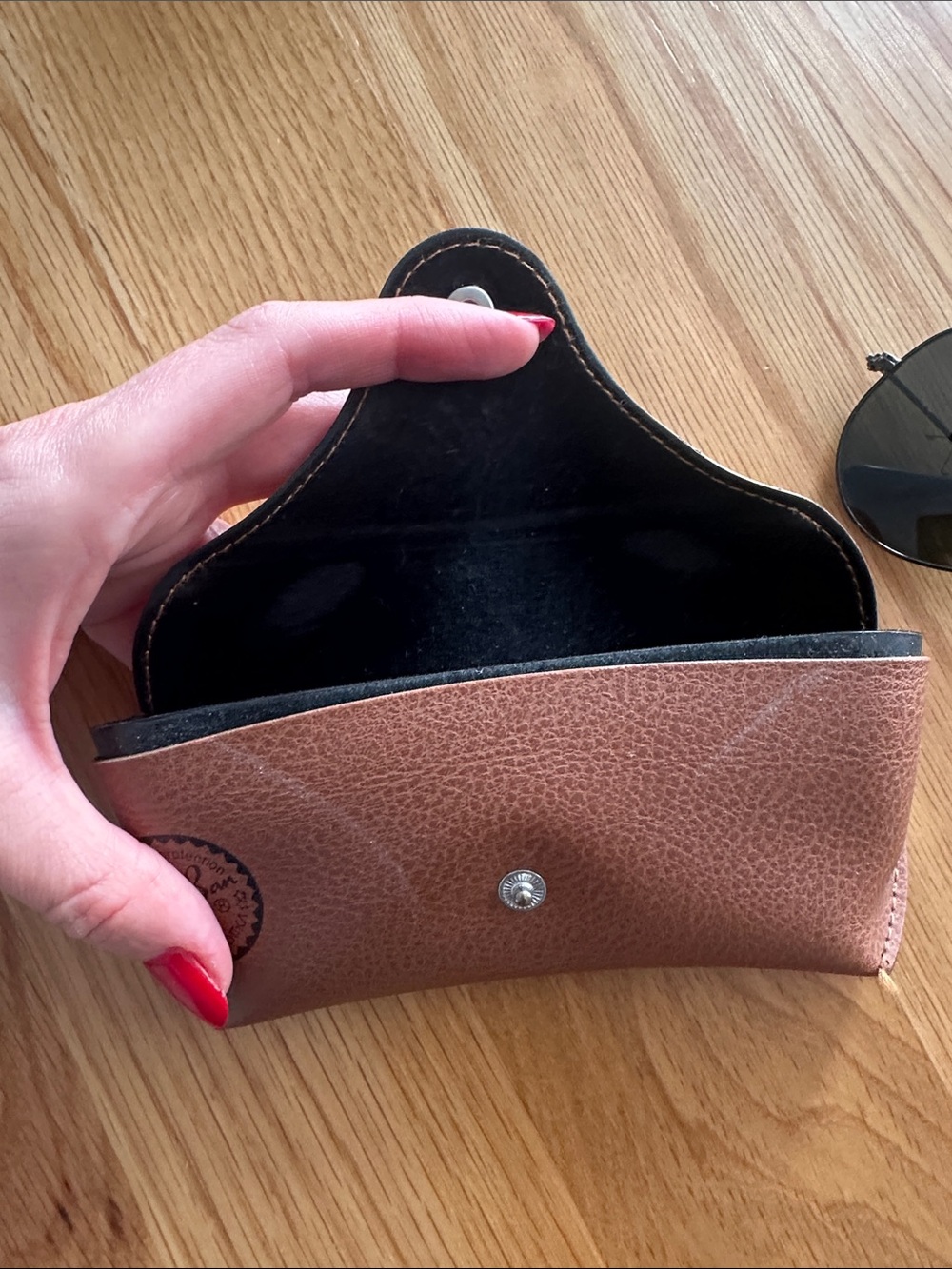 Ray-Ban Men's Black Aviator Sunglasses with Brown Case and Gold Accents - Picture 10 of 11
